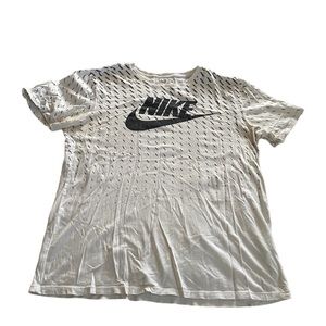Nike Men's Sportswear T-Shirt Active Short Sleeve Graphic Tee